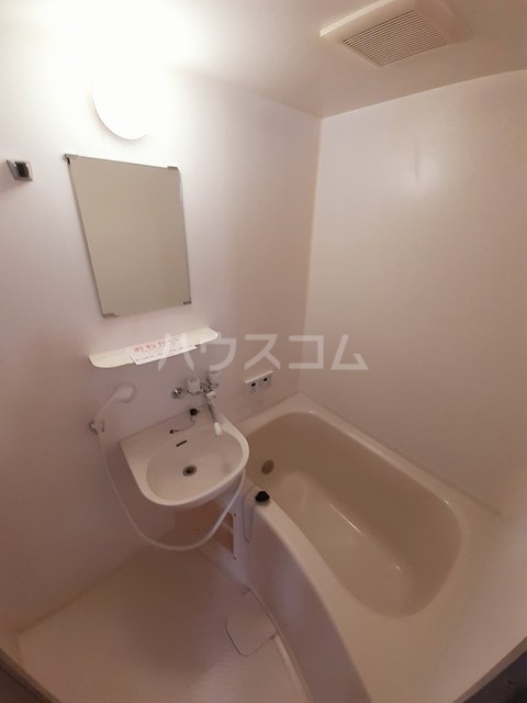 14/28 浴室