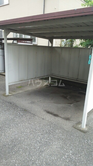 27/28 駐車場