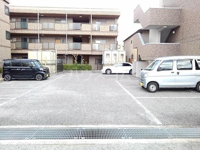 18/26 駐車場