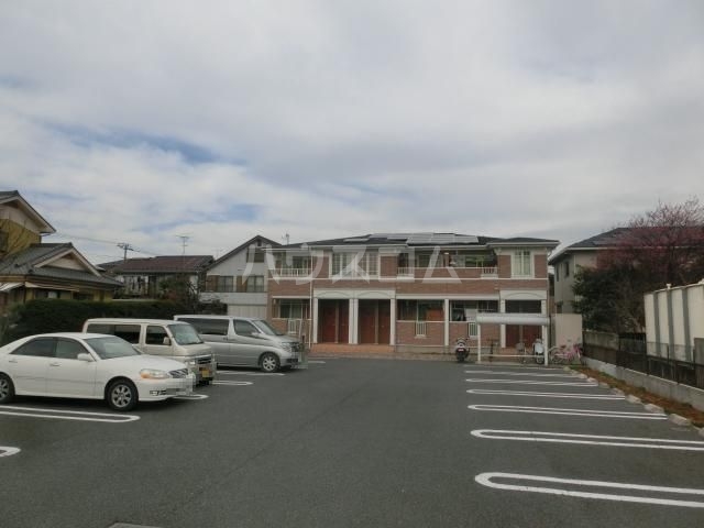 18/28 駐車場