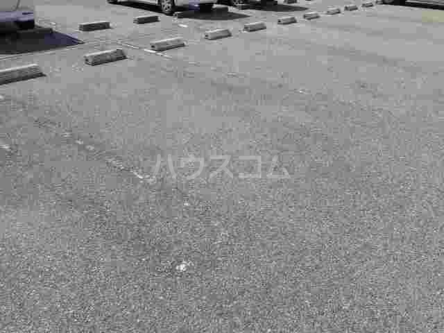 14/18 駐車場