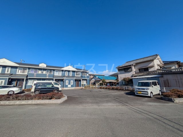 17/23 駐車場