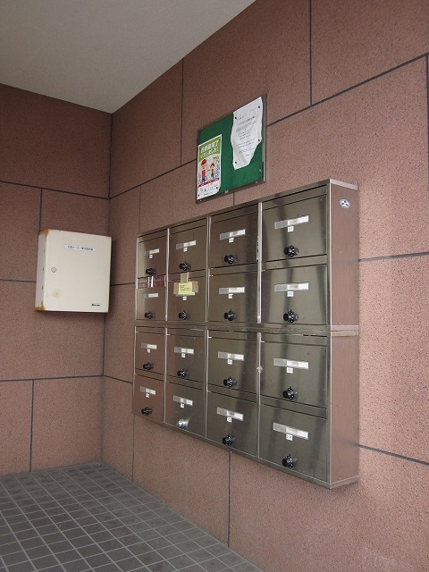 24/30 エントランス