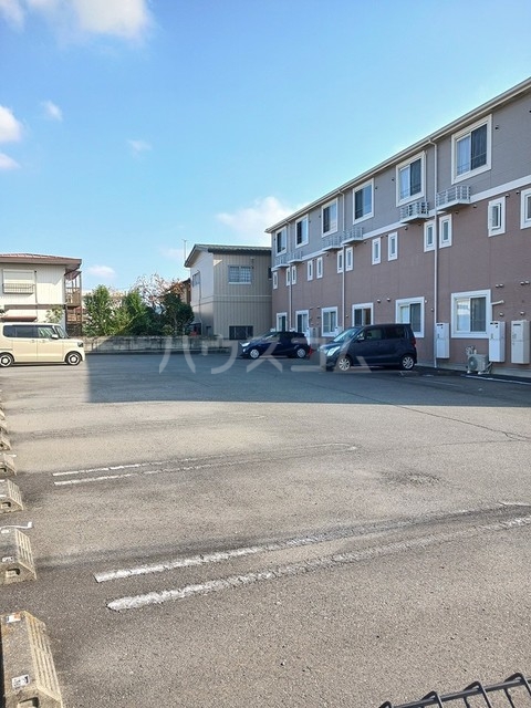 15/28 駐車場