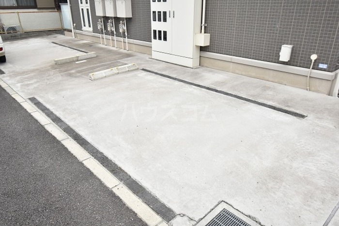 18/19 駐車場
