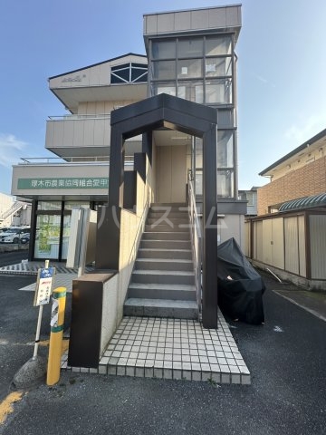 26/30 エントランス