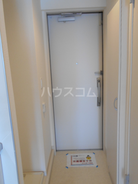 23/30 エントランス