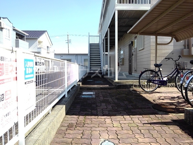 14/25 エントランス