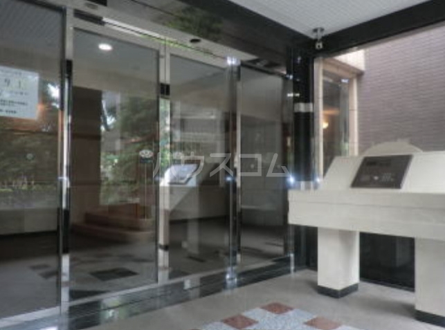 14/20 エントランス