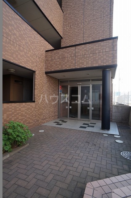 17/23 エントランス