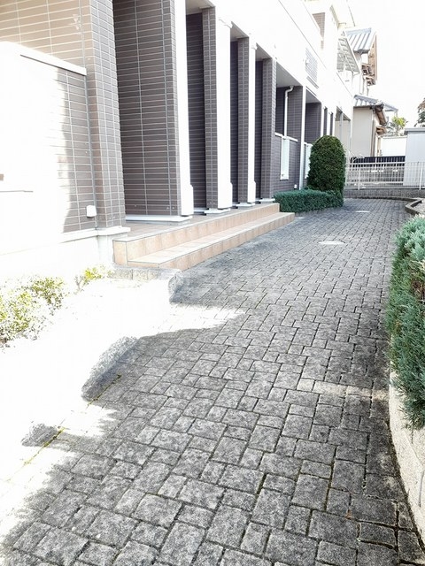 13/23 エントランス