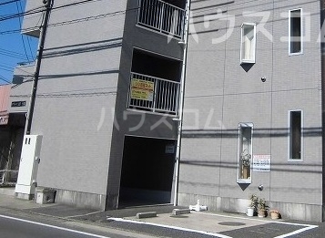 20/27 エントランス