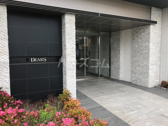 27/30 エントランス