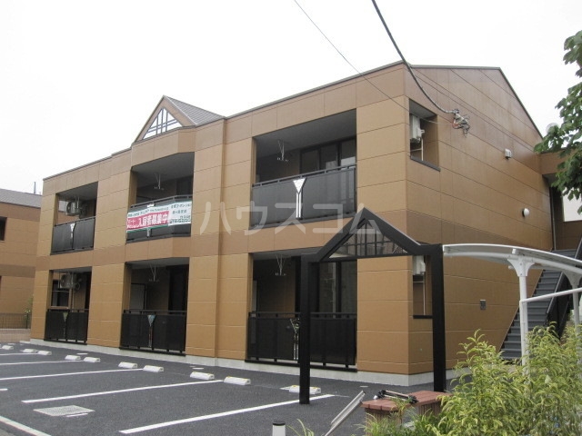 21/30 エントランス