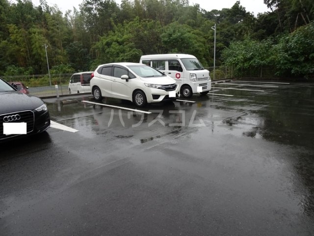 21/24 駐車場