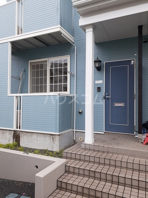 16/23 エントランス