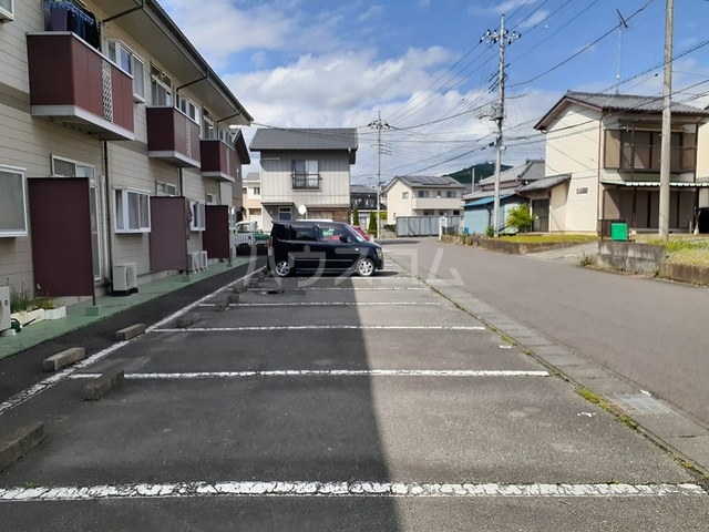 15/23 駐車場