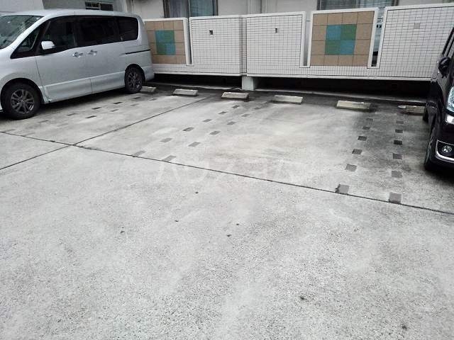 26/30 駐車場