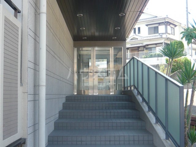 14/20 エントランス