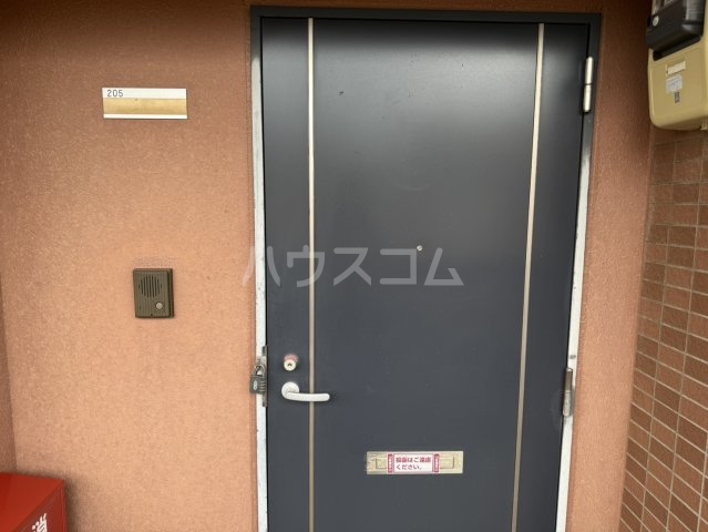 16/30 玄関