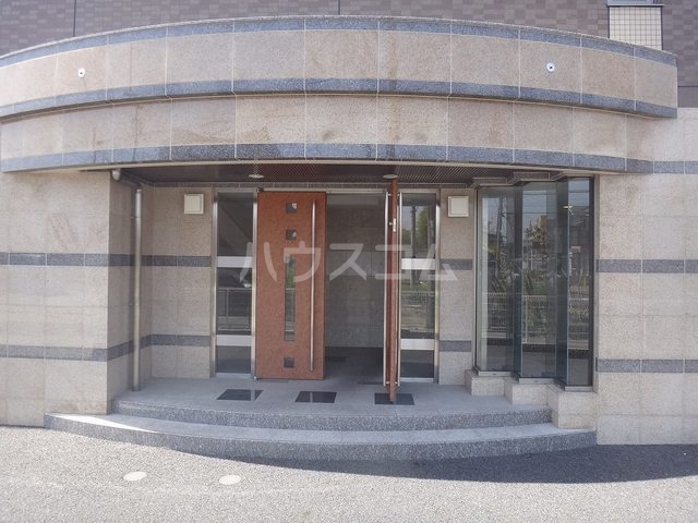 15/22 エントランス