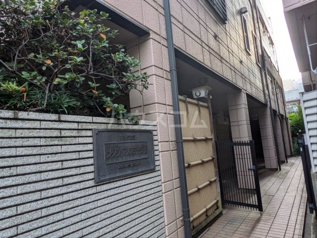 16/18 エントランス