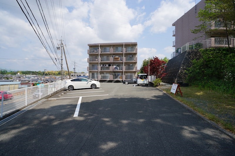 28/30 駐車場