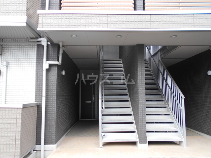 20/29 エントランス