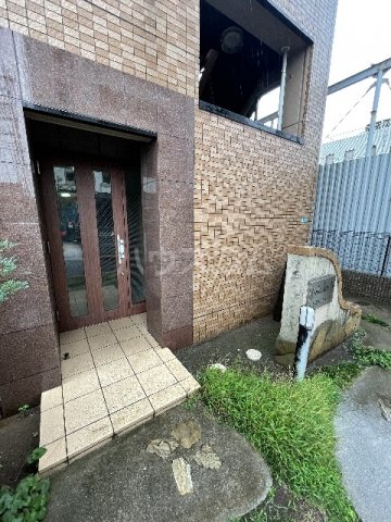 18/24 エントランス