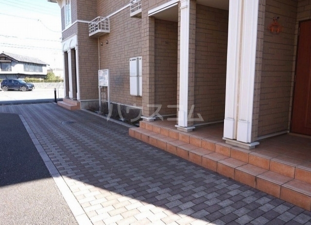 13/20 エントランス