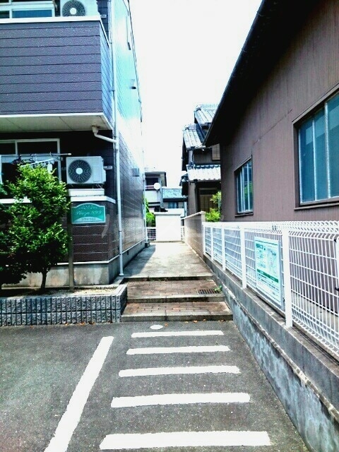 16/25 エントランス