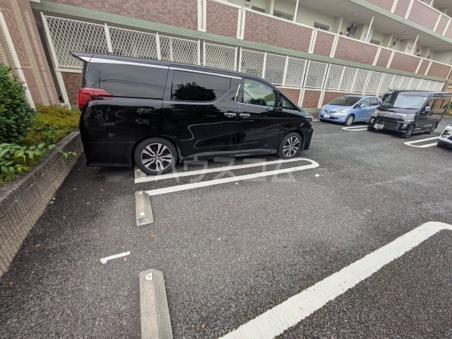 20/28 駐車場