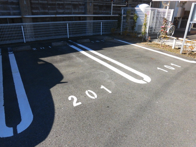 22/28 駐車場