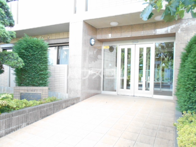 17/27 エントランス