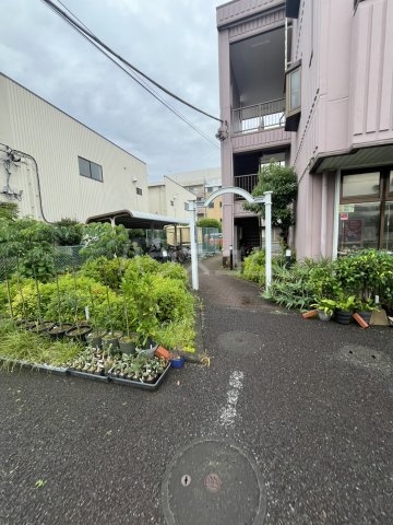 27/30 駐車場