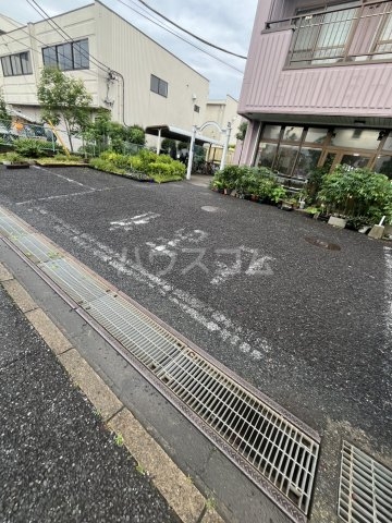 28/30 駐車場