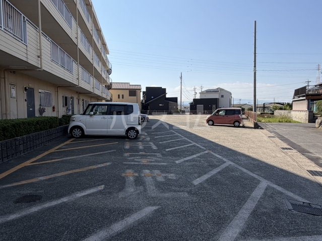 20/28 駐車場