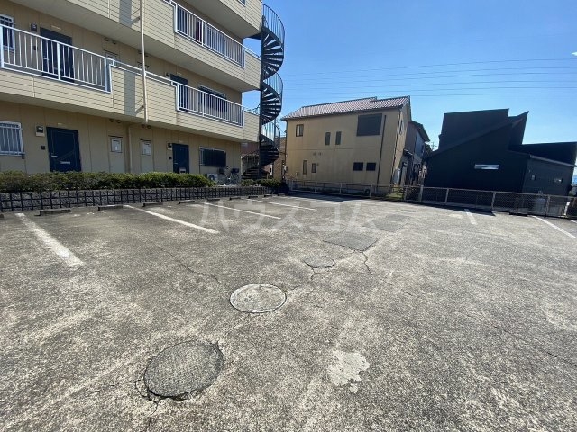 22/30 駐車場