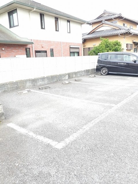 23/30 駐車場
