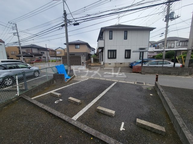 2/4 駐車場