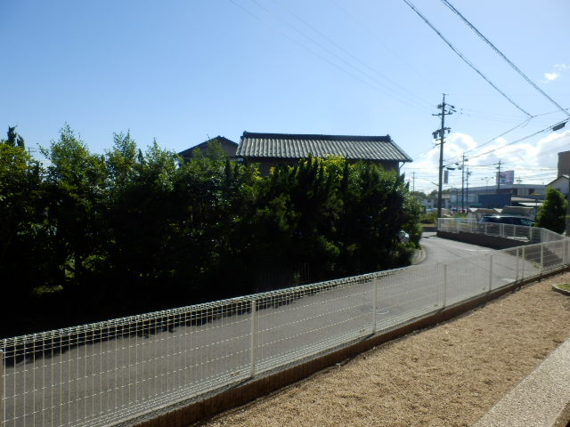 21/30 エントランス