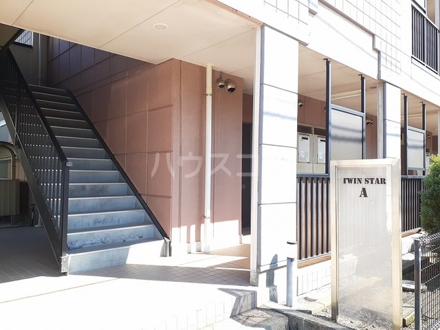 19/27 エントランス