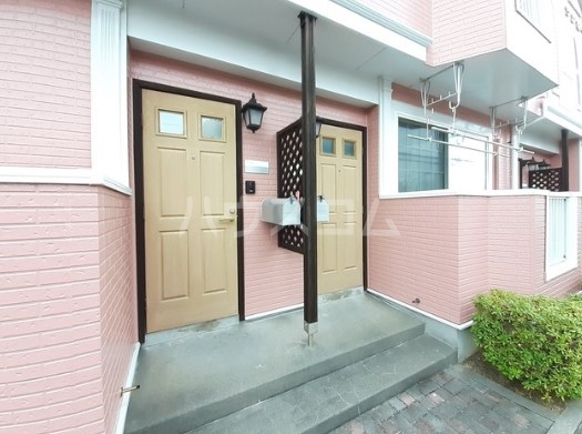 18/25 エントランス