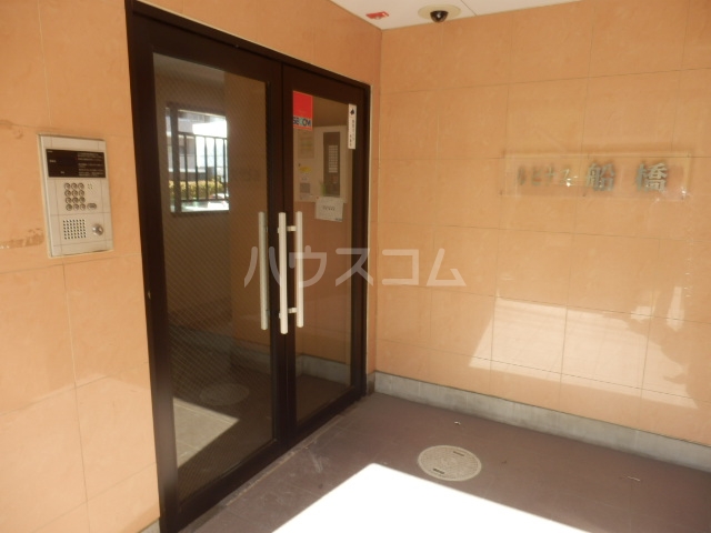 22/26 エントランス