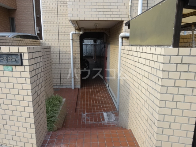 17/20 エントランス