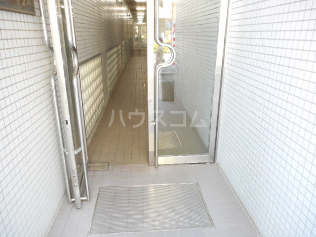 21/29 エントランス