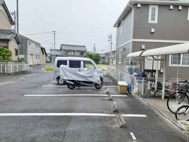 27/30 駐車場