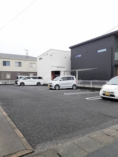 27/30 駐車場