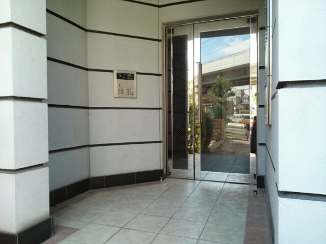 13/20 エントランス