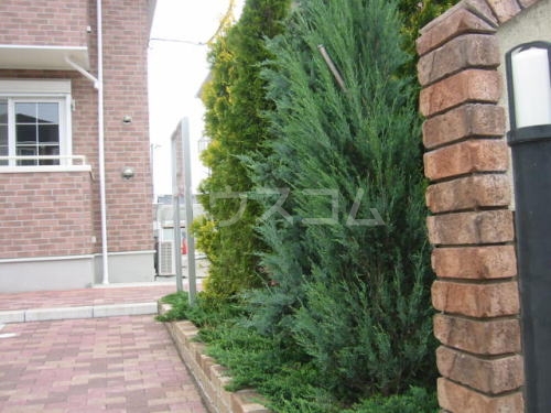 18/26 エントランス